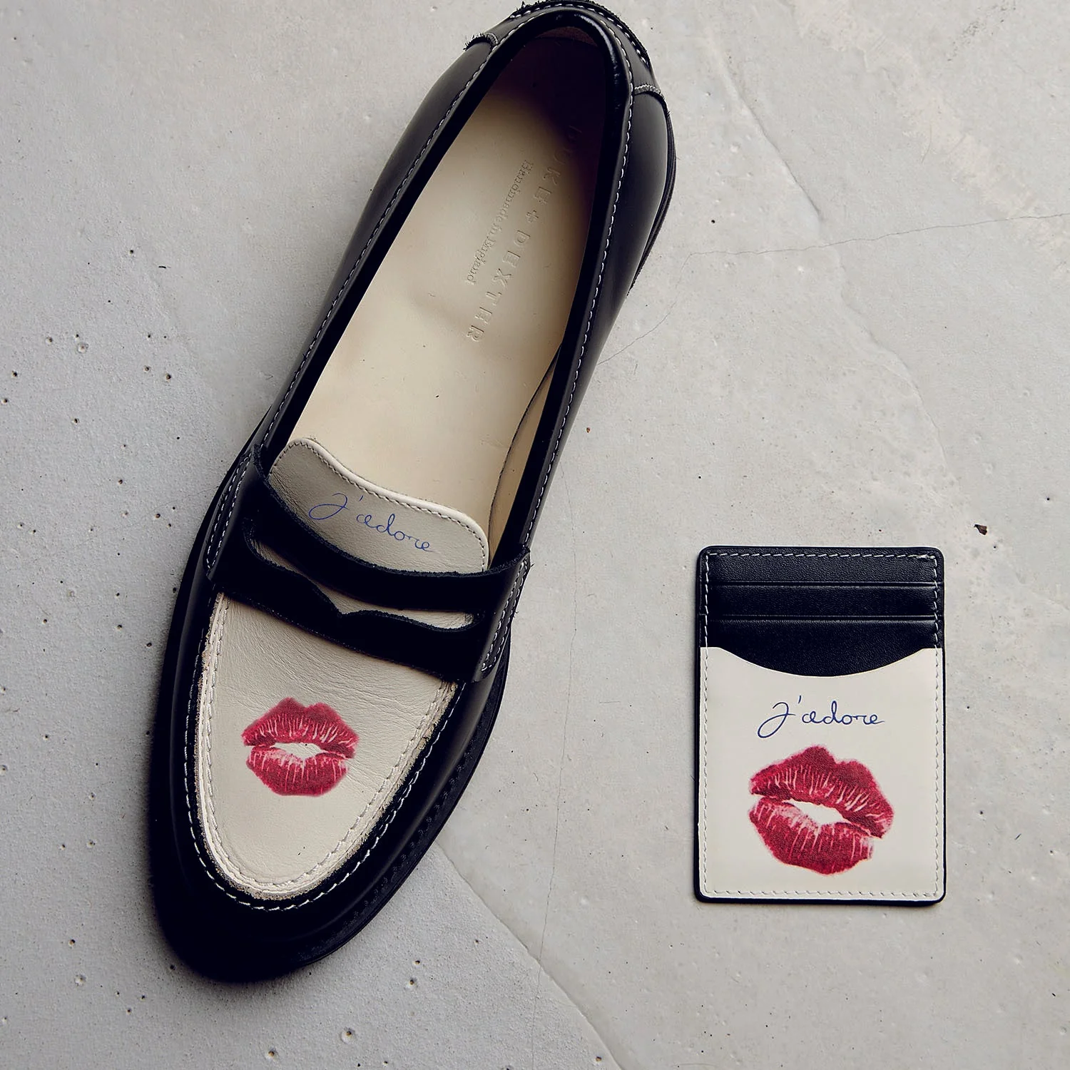 Dean Kiss Card Holder - Image 2