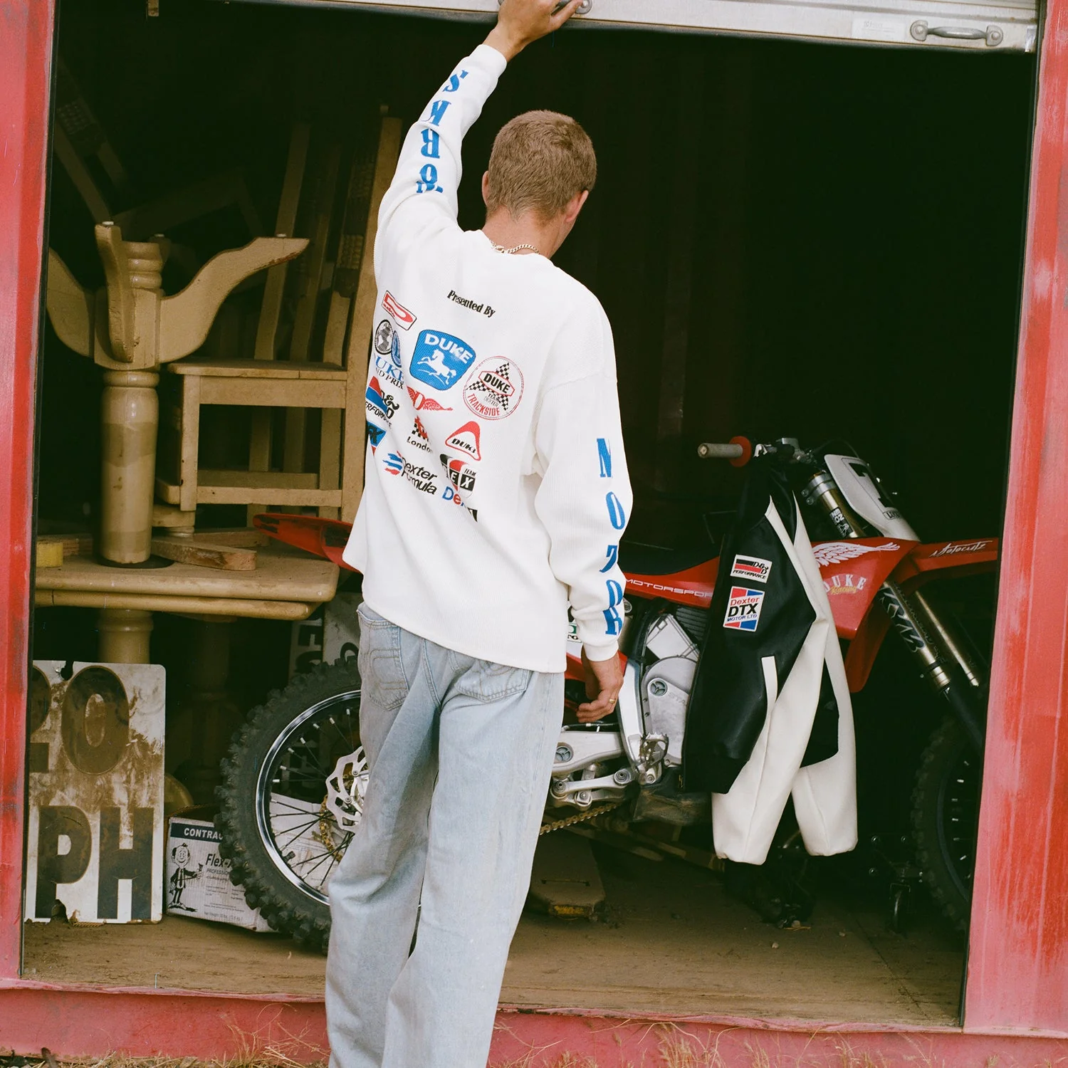 DR Sponsors Vintage White Waffle Top - Image 8